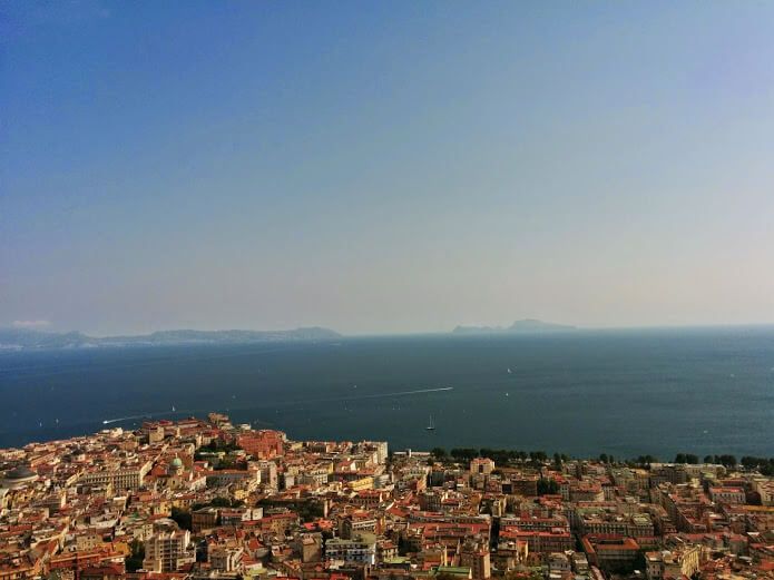 Napoli: Gitmesi Dertli Ayrılması Ayrı Dertli